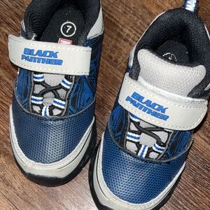 Kids Marvel Black Panther light up sneakers